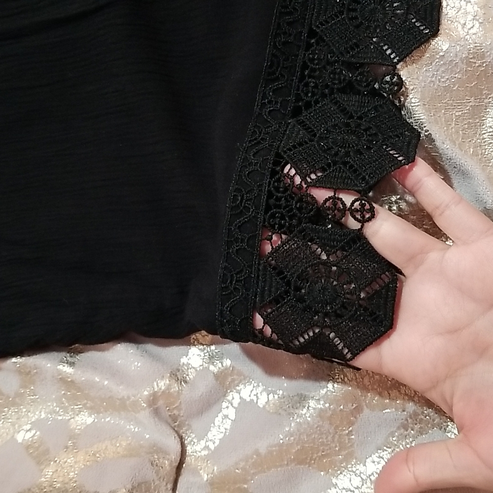 6/$25 Xhilaration Black Top - Picture 3 of 8